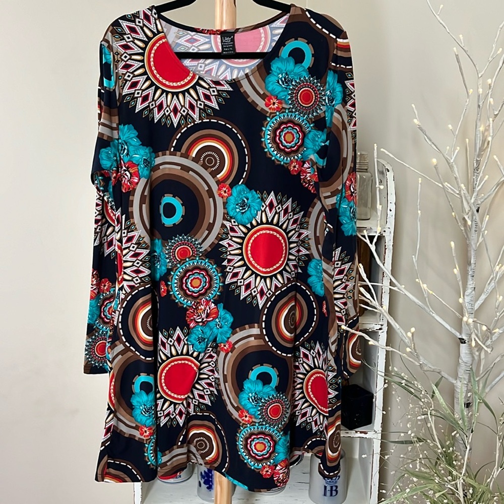 Lilly L/XL bright floral and Aztec print swing tunic dress. SOOOO soft! EUC
